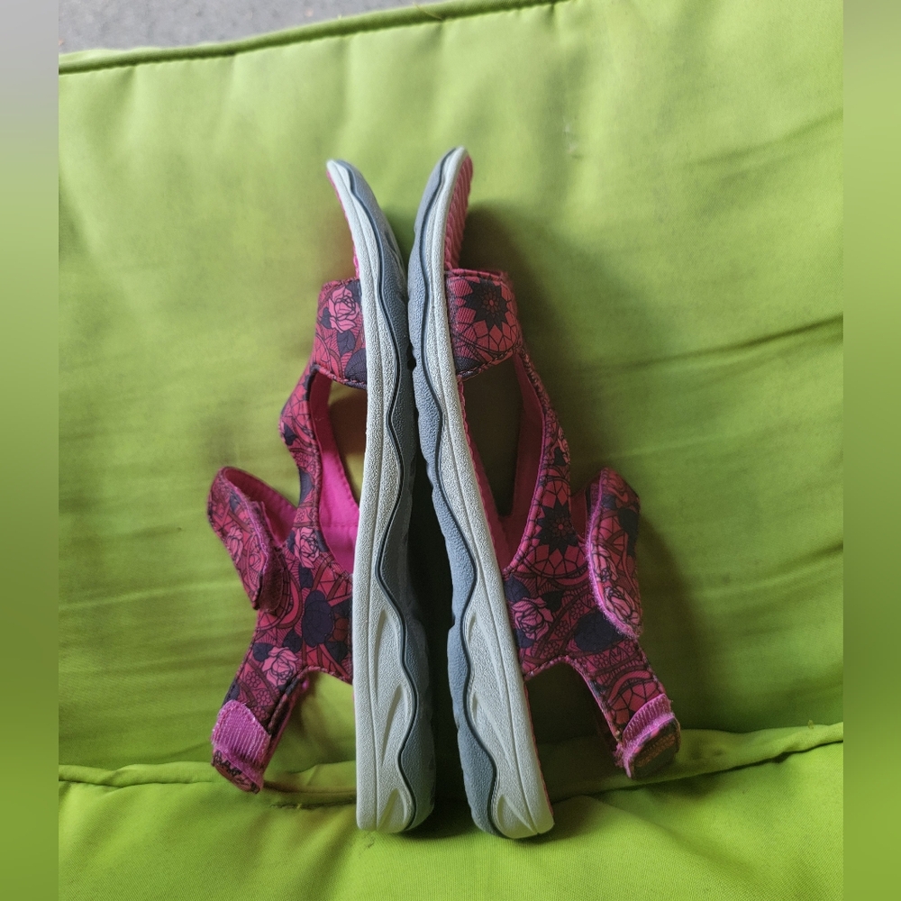 Pink Patterned Women's Sandals - Picture 3 of 4